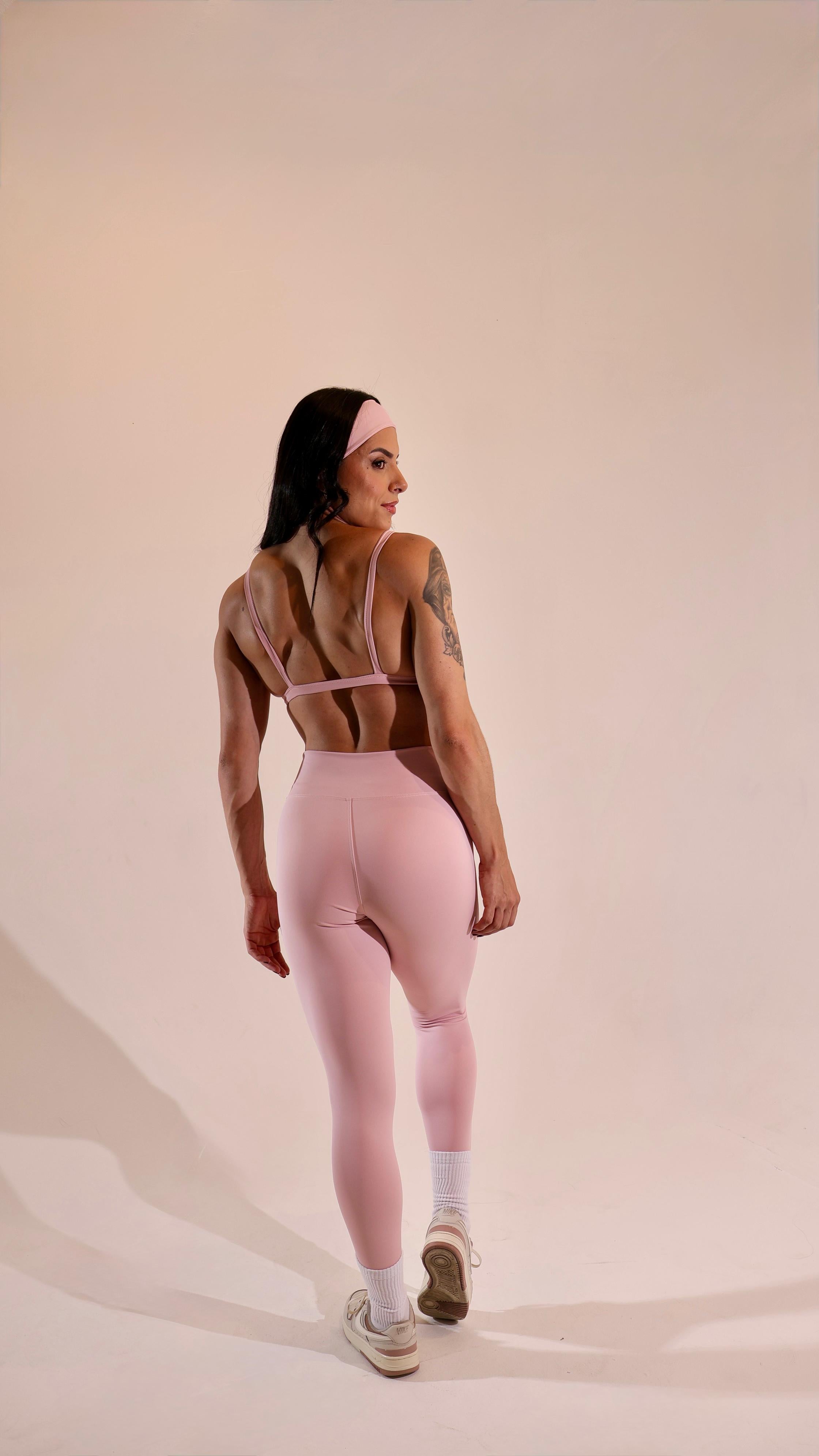 Conjunto Rosa com Top Estruturado e Legging Cintura Alta
