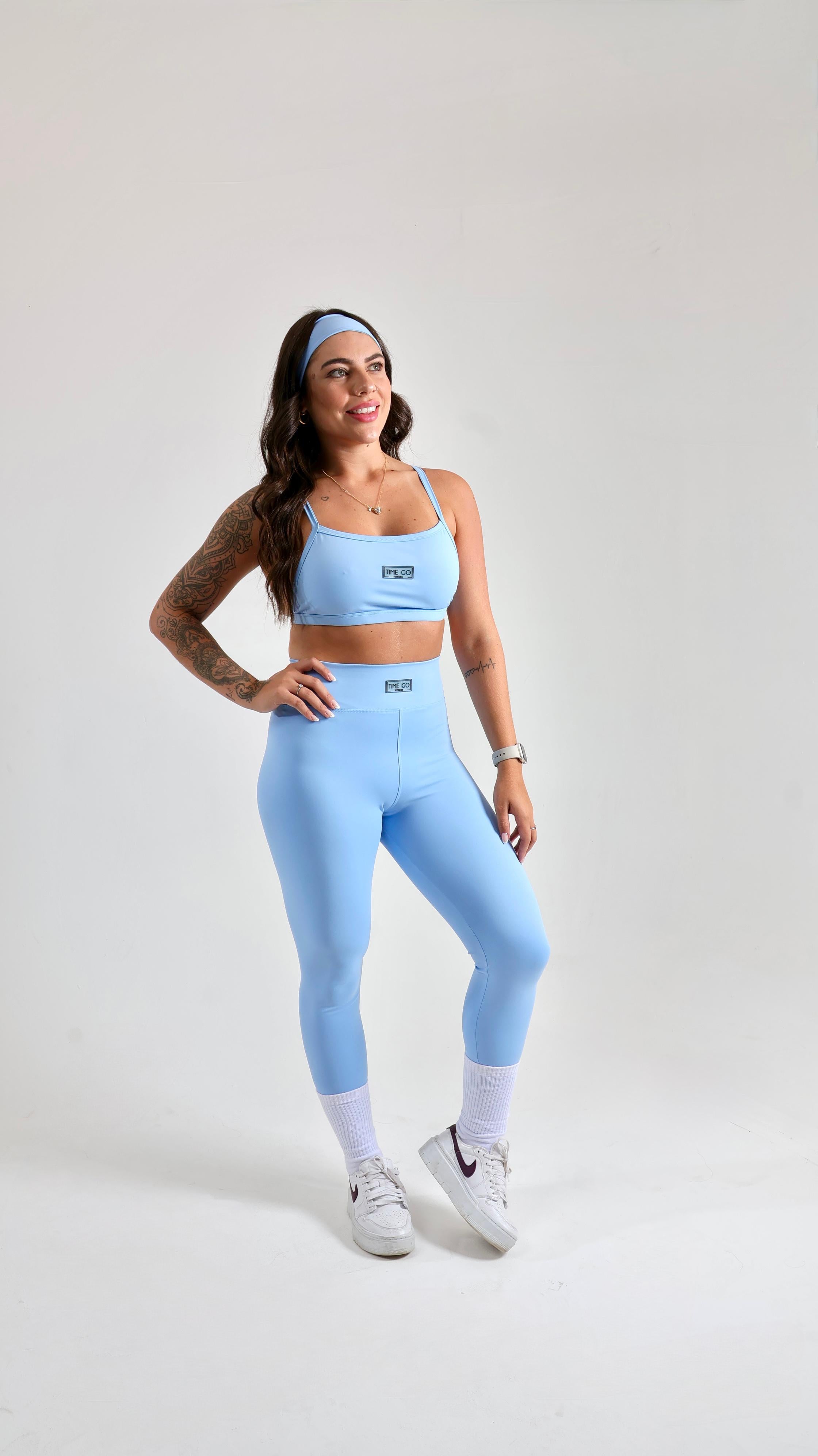 Conjunto Azul Claro com Top Estruturado e Legging