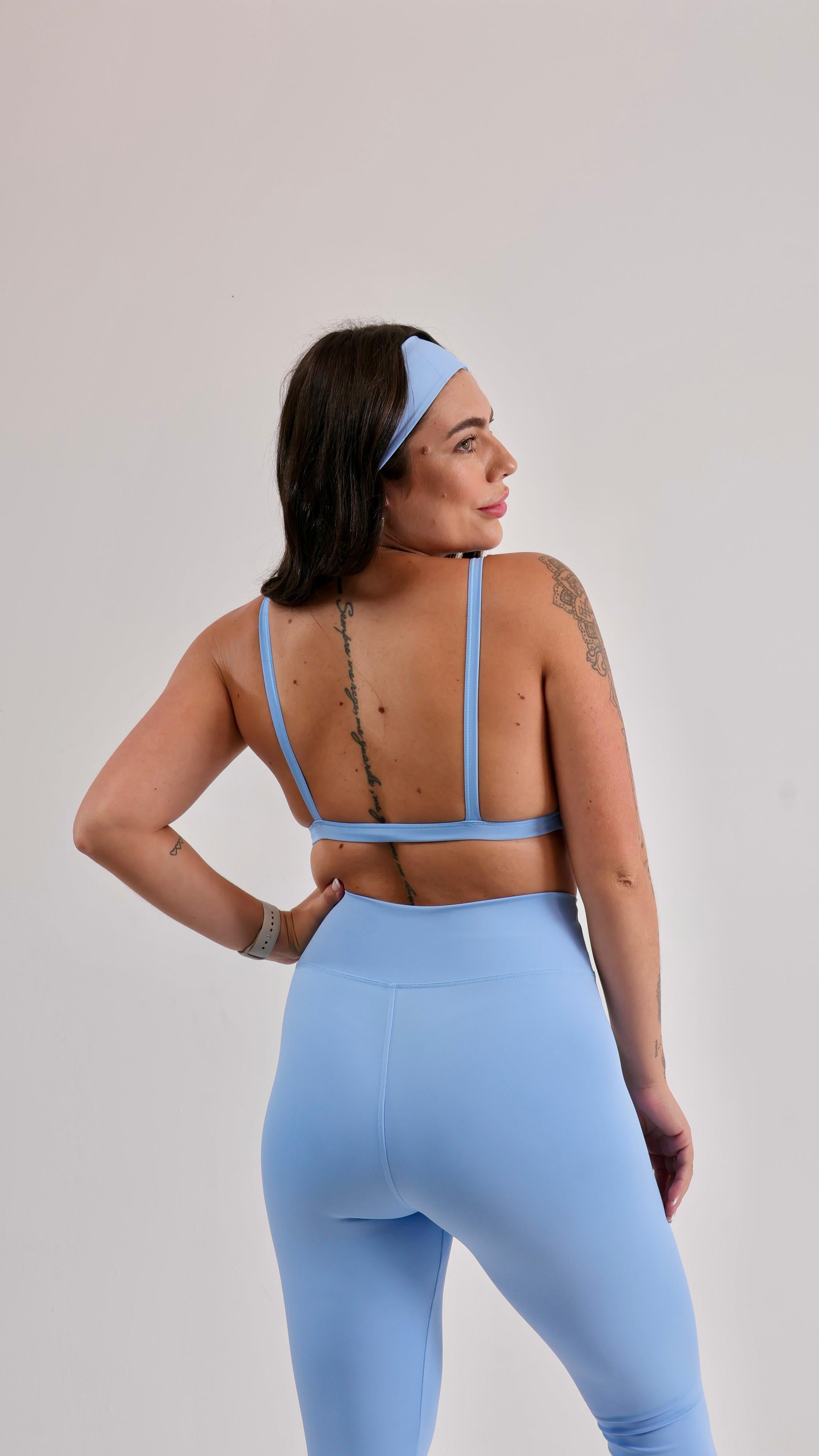Conjunto Azul Claro com Top Estruturado e Legging