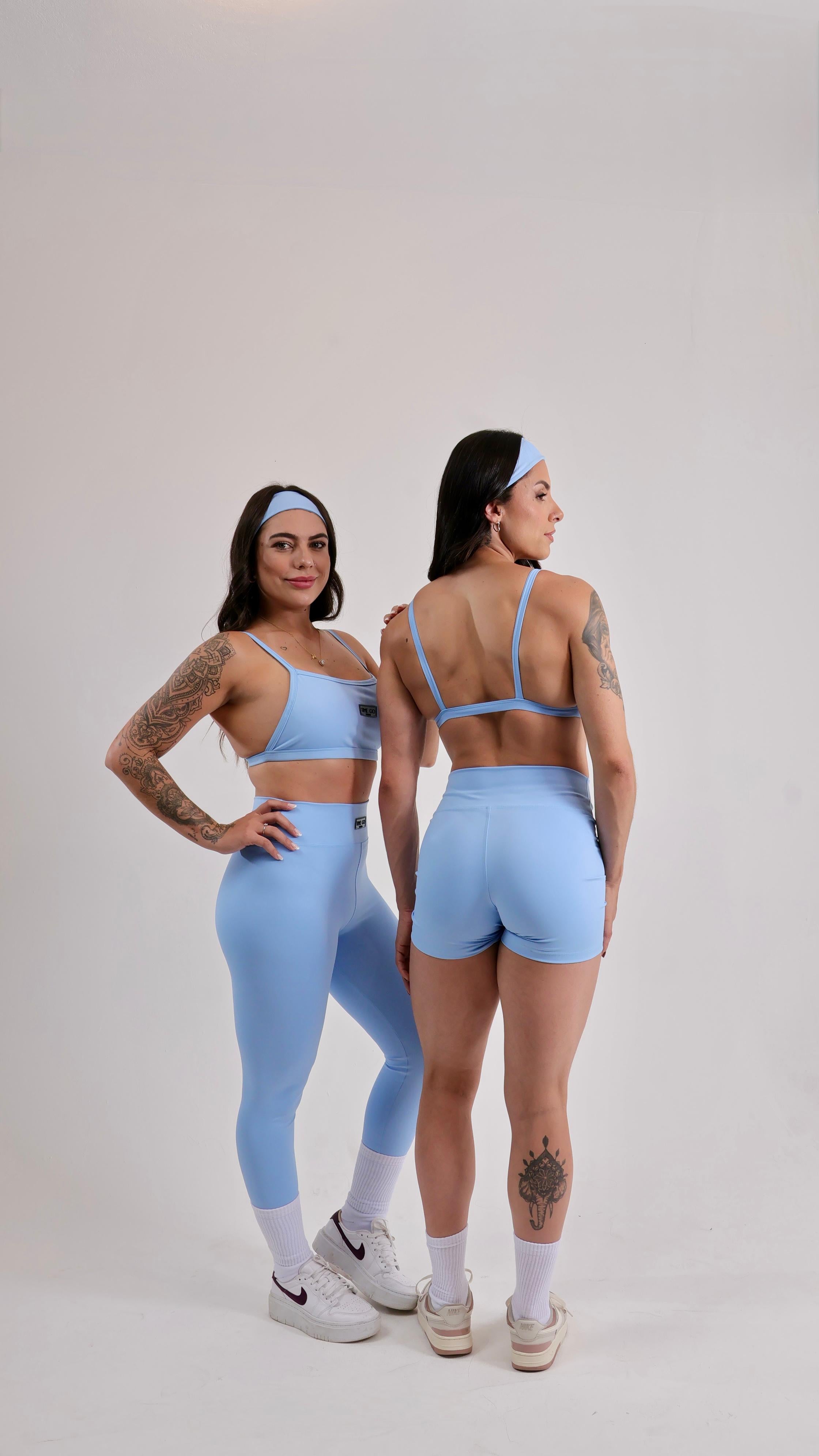 Conjunto Azul Claro com Top Estruturado e Legging